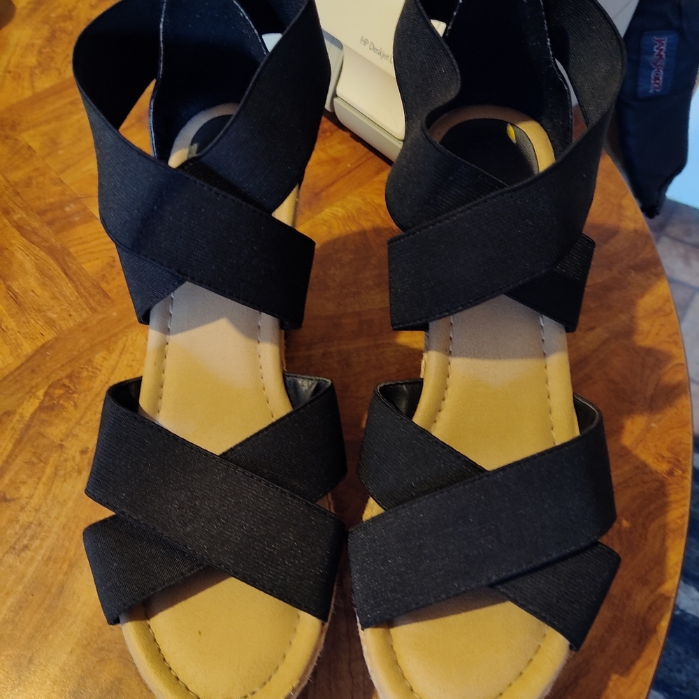 Kenneth Cole Reaction Straped Wedges